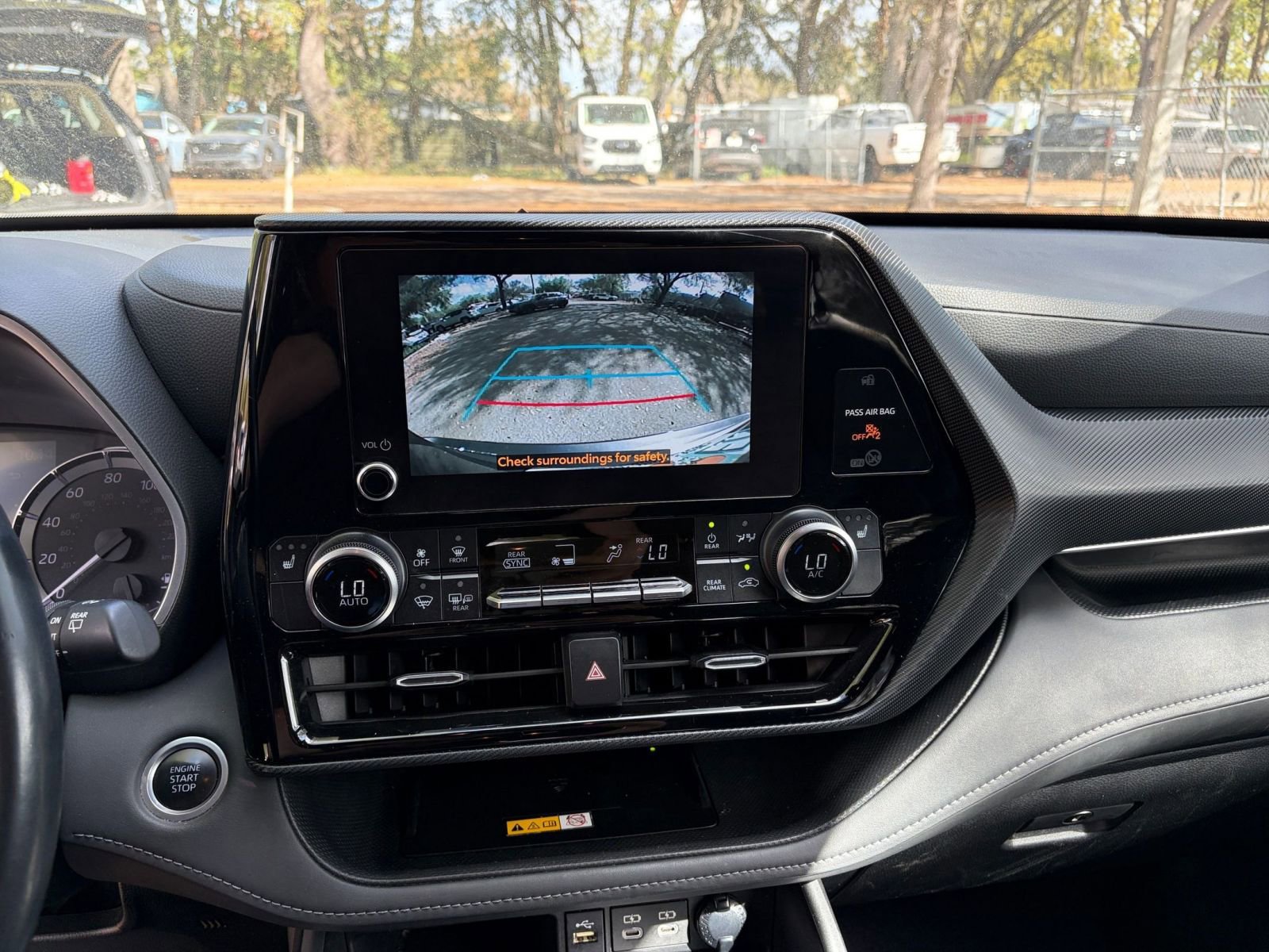 Used 2024 Toyota Highlander XSE image 23