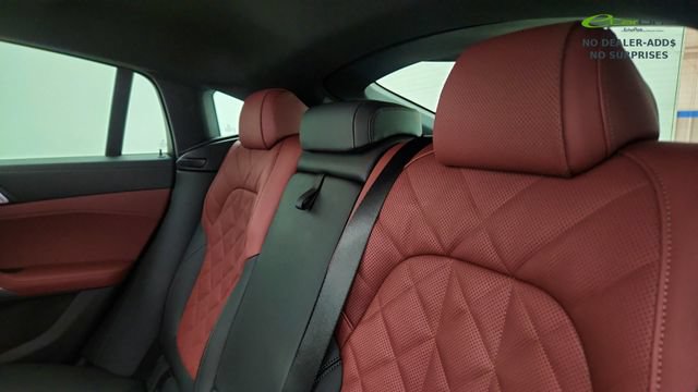 Used 2026 BMW X6 xDrive40i AWD/4WD image 31