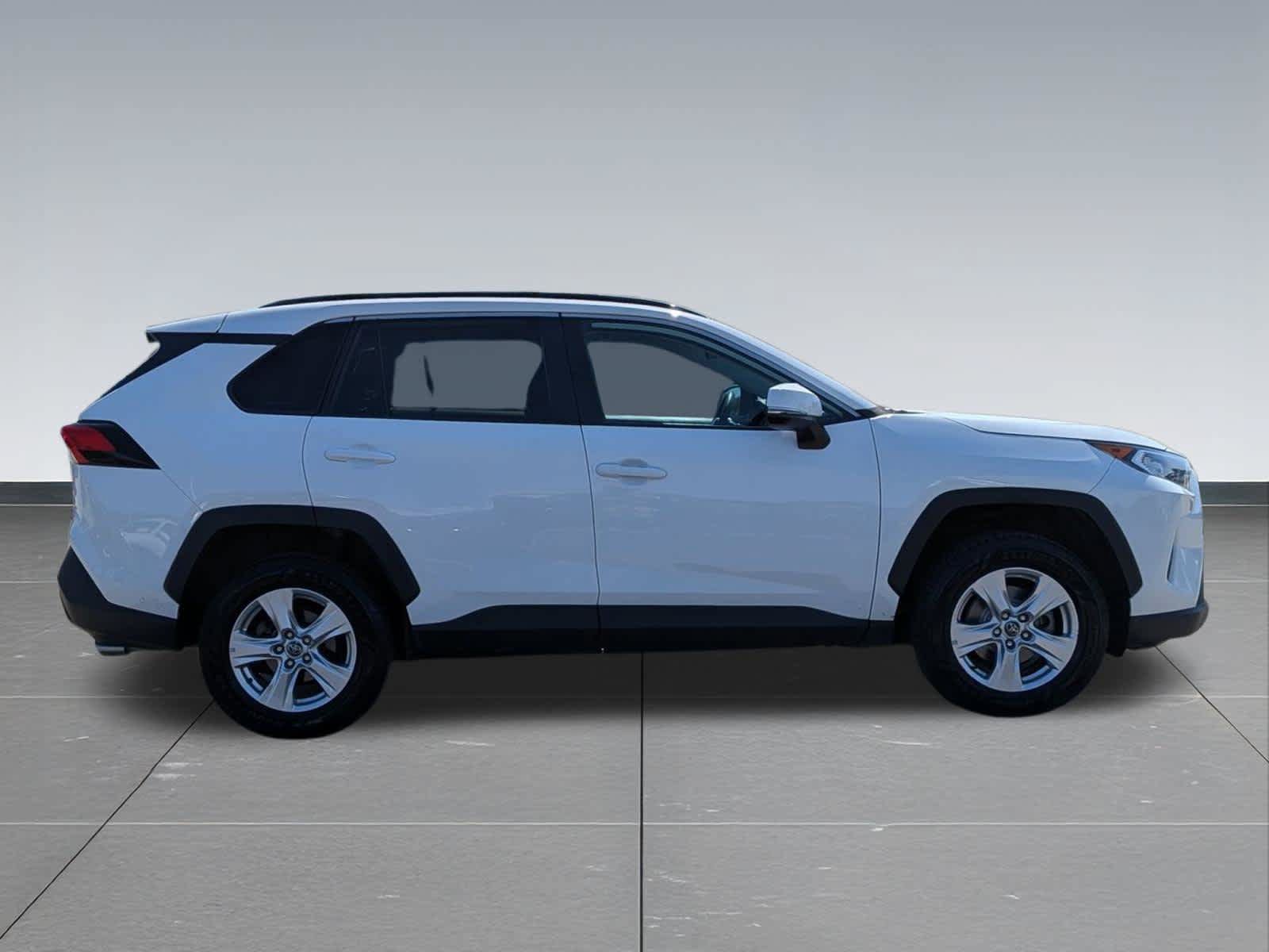 Used 2020 Toyota RAV4 XLE AWD/4WD image 6