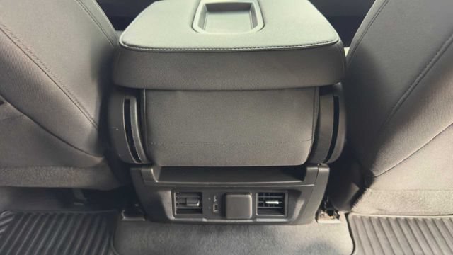 Used 2022 Chevrolet Silverado 1500 LT RWD image 16