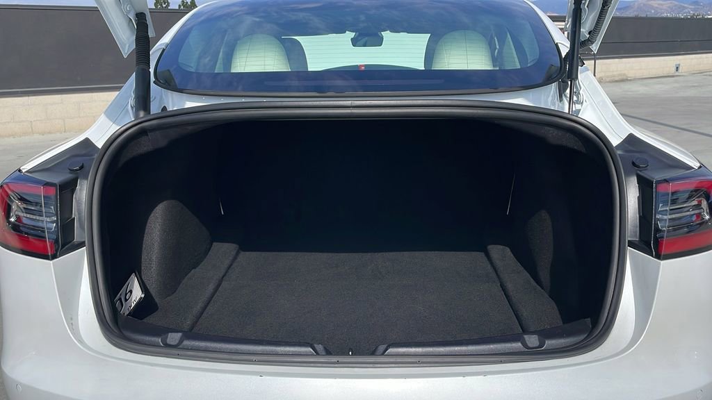 Used 2022 Tesla Model 3 Standard Range image 23