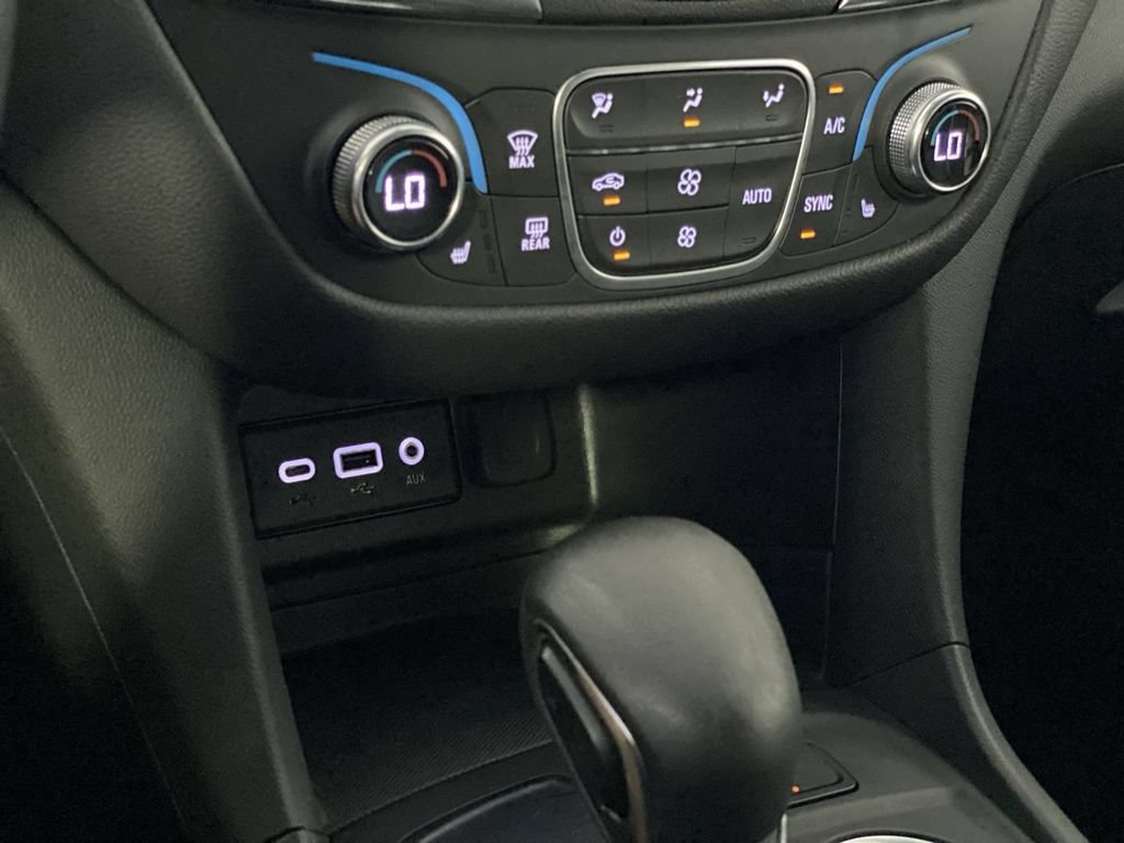 Used 2024 Chevrolet Equinox LT FWD image 23