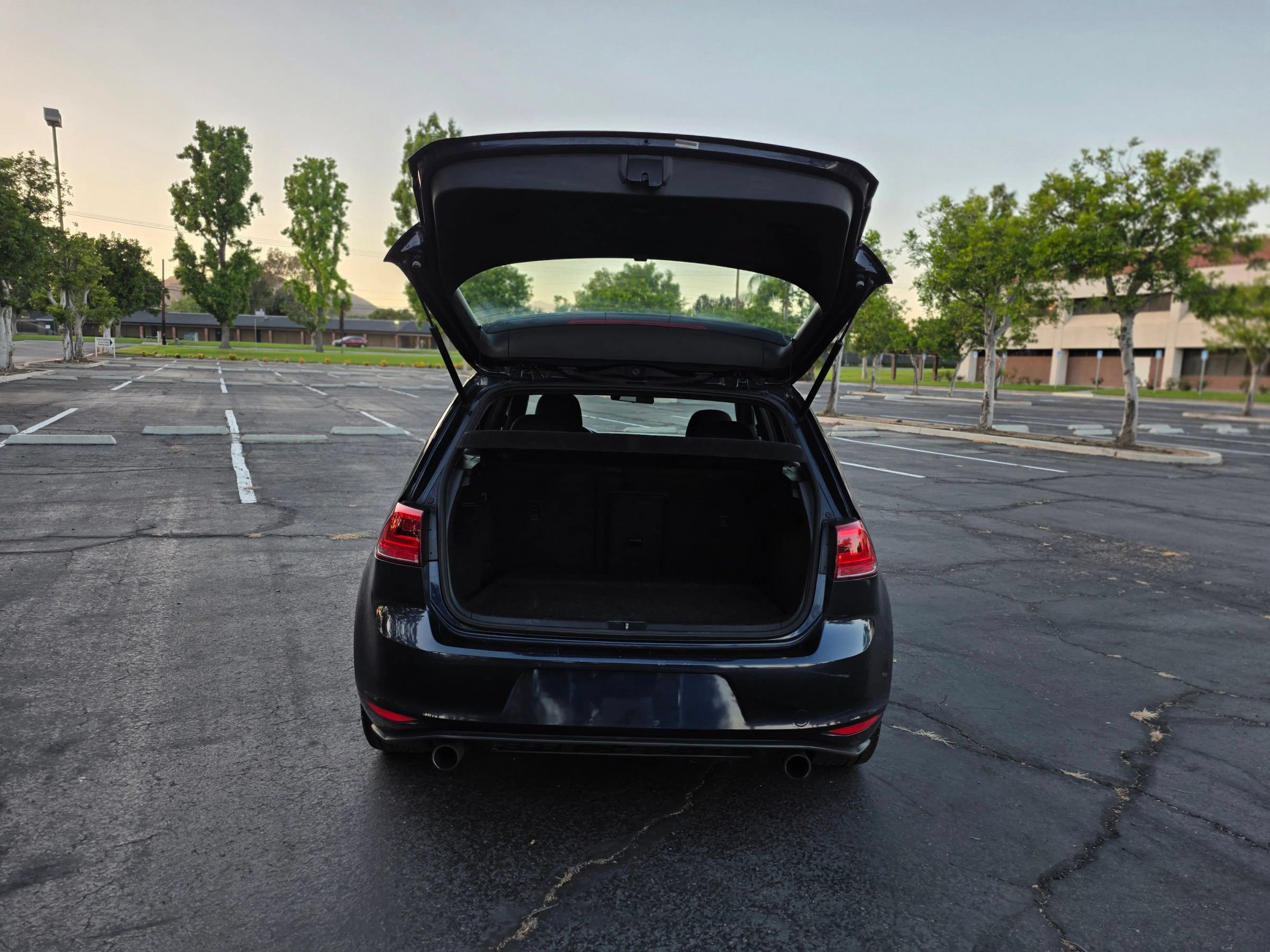 Used 2017 Volkswagen GTI Sport FWD image 10