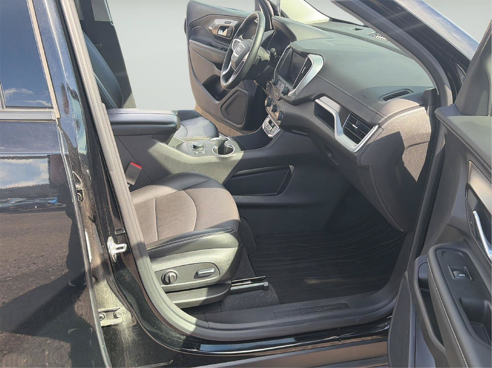 Certified 2024 GMC Terrain SLT w/ Elevation Edition AWD/4WD image 18