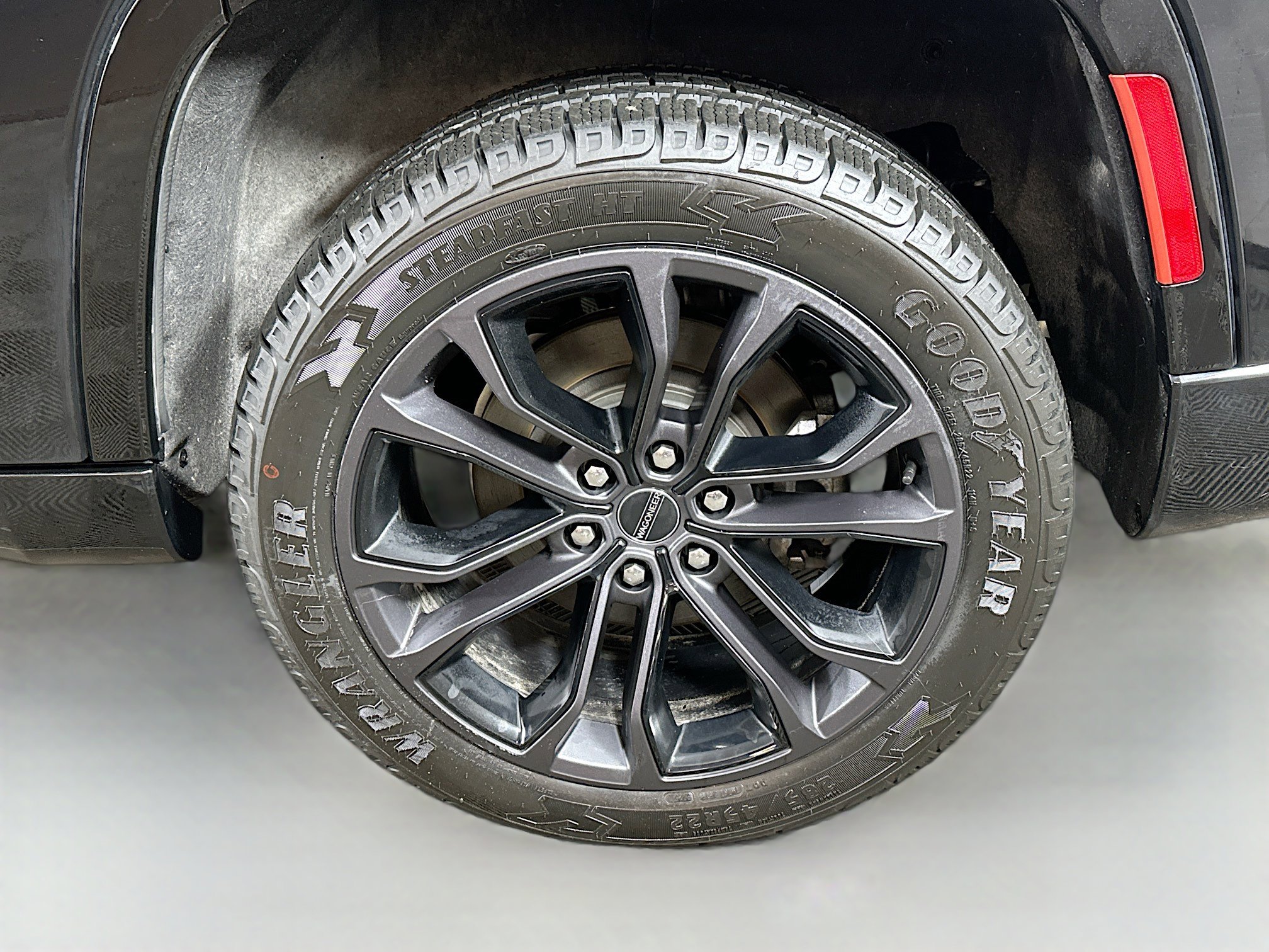 Used 2023 Jeep Grand Wagoneer Series III w/ Quick Order Packagew 28T image 33