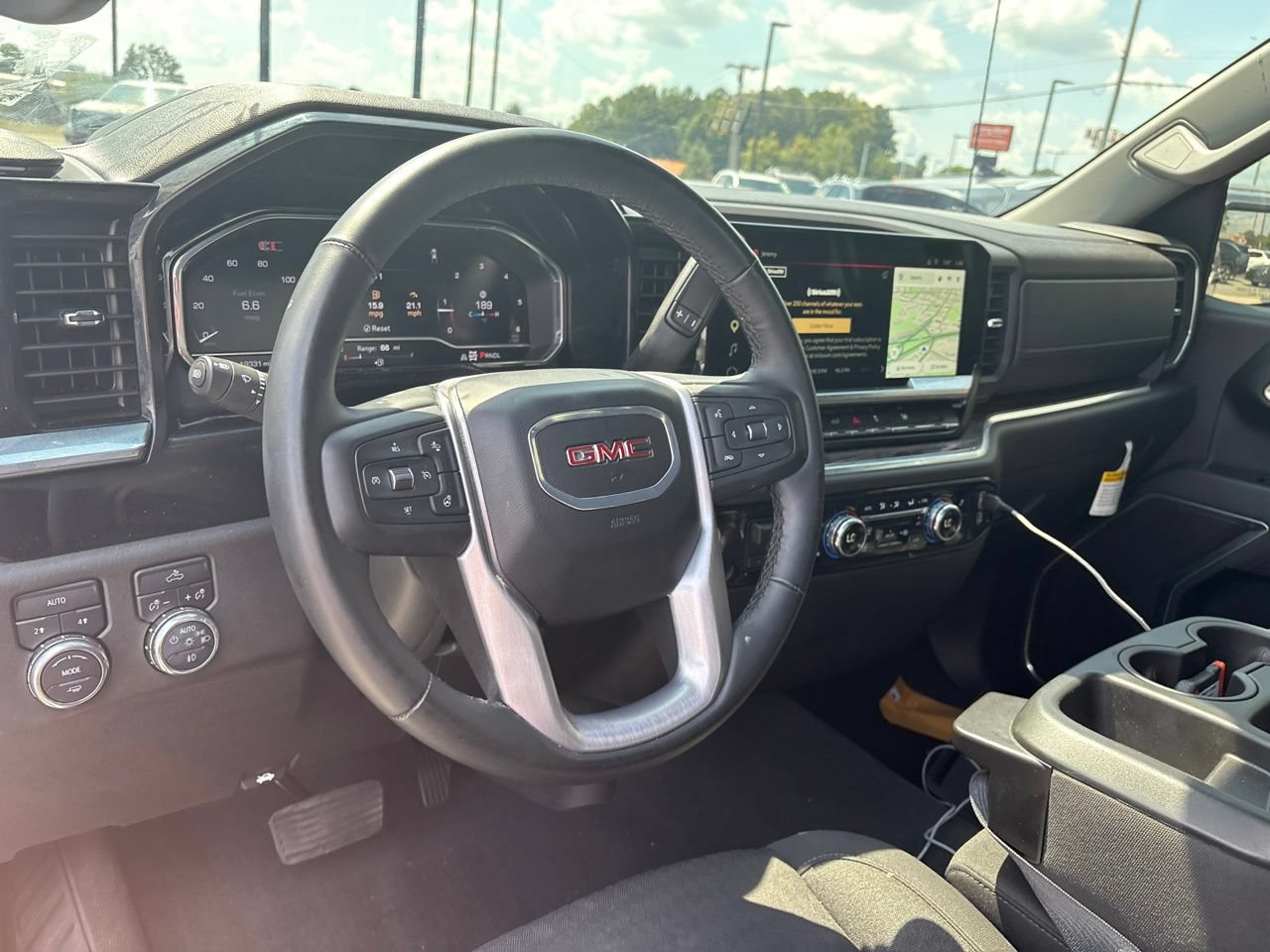 Used 2025 GMC Sierra 1500 Elevation AWD/4WD image 4