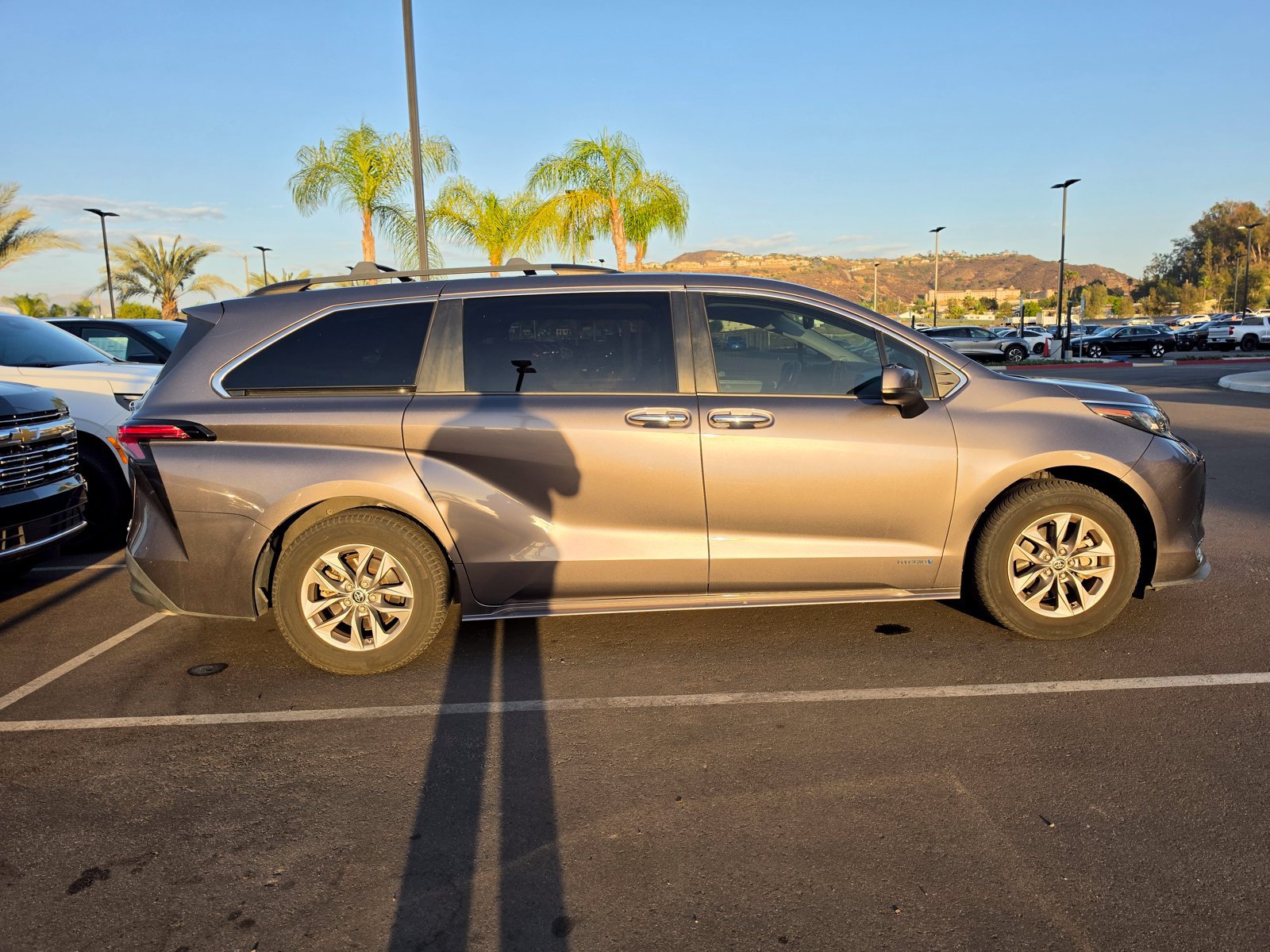 Used 2021 Toyota Sienna XLE w/ XLE Plus Package FWD image 7
