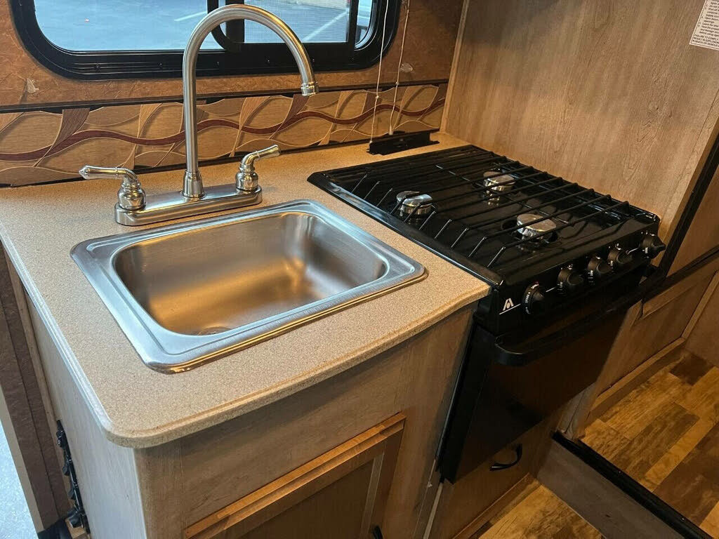 Used 2014 Ford E-350 and Econoline 350 Super Duty image 17