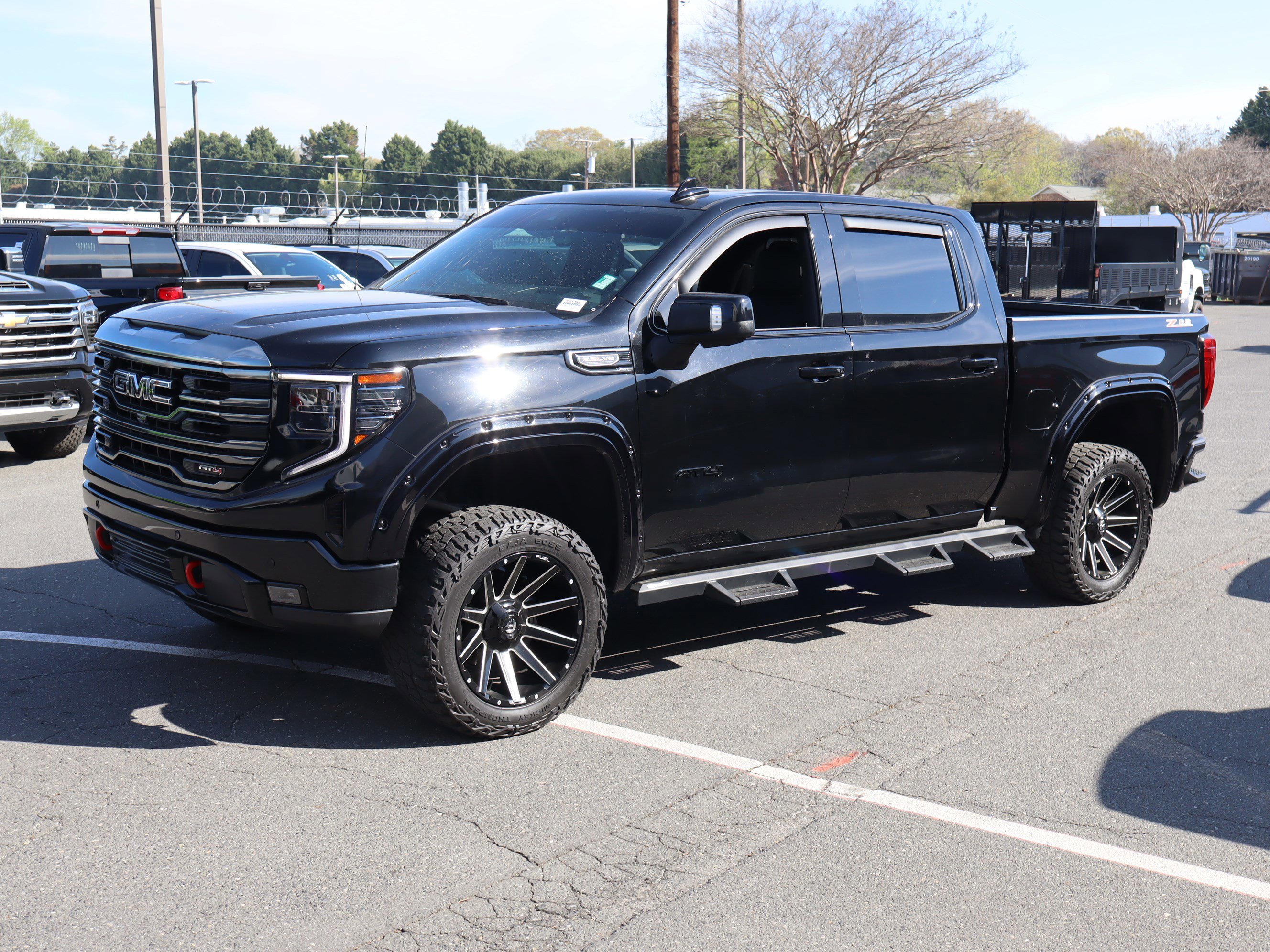 Used 2023 GMC Sierra 1500 AT4 w/ AT4 Premium Package AWD/4WD image 5