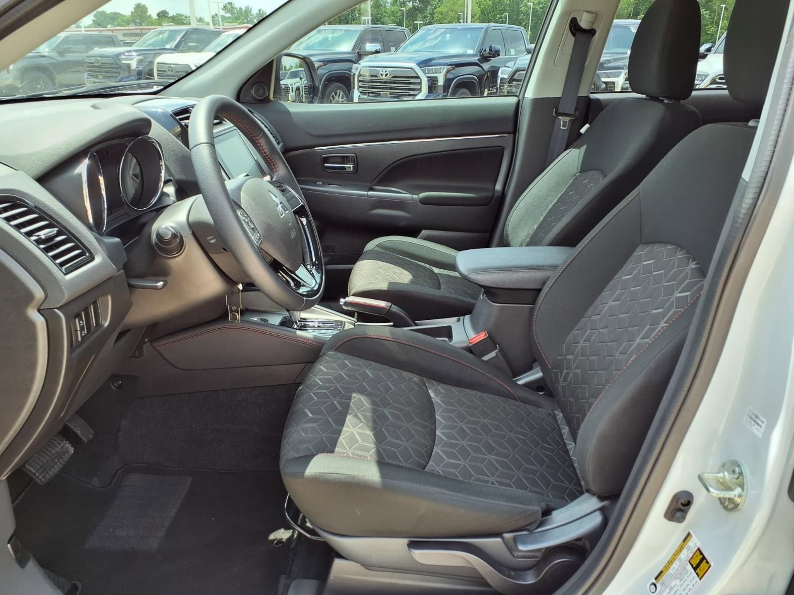 Used 2023 Mitsubishi Outlander Sport LE image 16