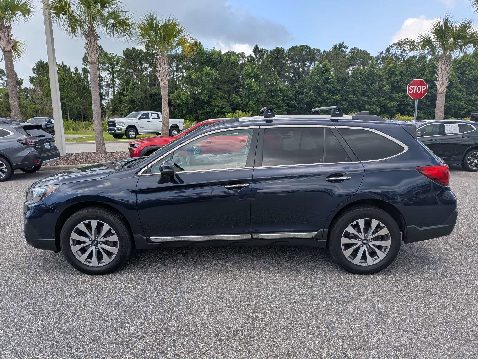 Used 2018 Subaru Outback 2.5i Touring w/ Popular Package #3 AWD/4WD image 7
