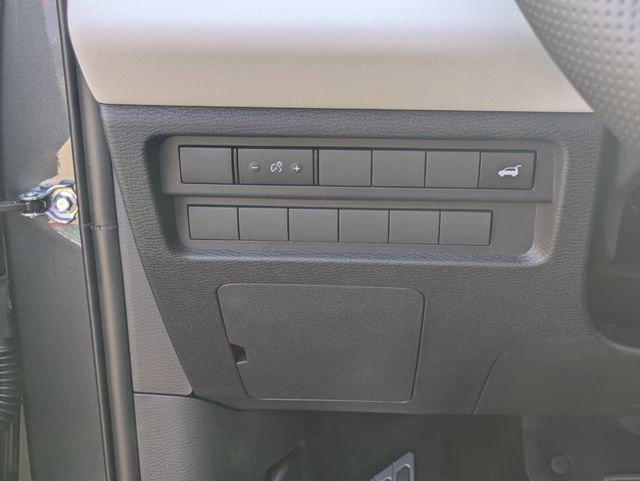 New 2025 Mitsubishi Outlander SEL image 16