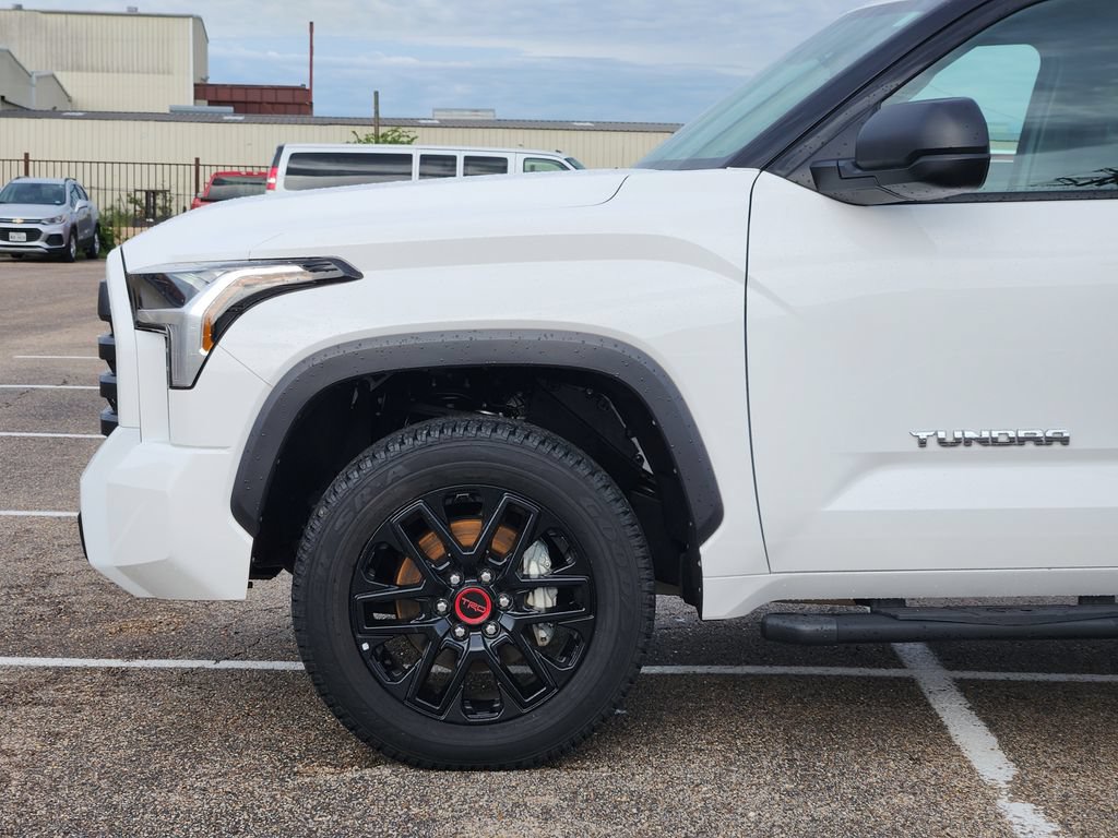 Used 2023 Toyota Tundra SR5 AWD/4WD image 9