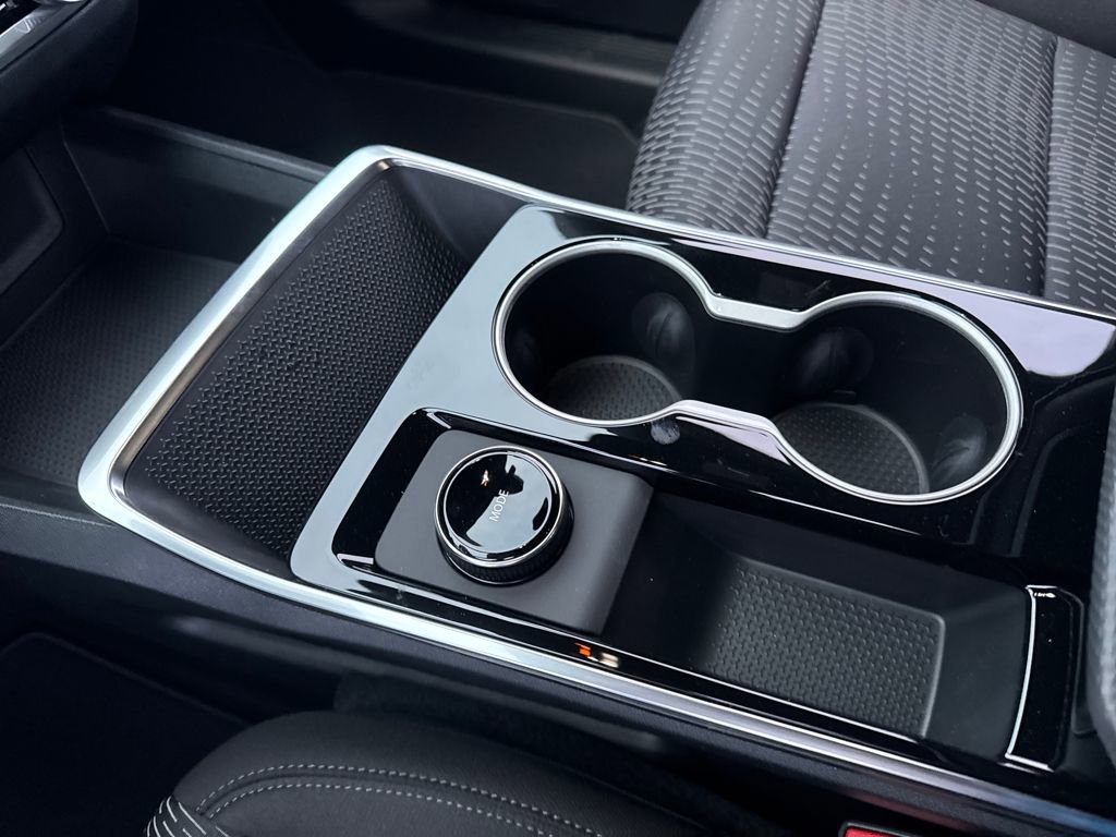 New 2026 Chevrolet Equinox LT w/ Safety and Technology Package image 18