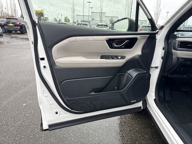 Used 2025 Subaru Forester Limited w/ Popular Package #1 image 17