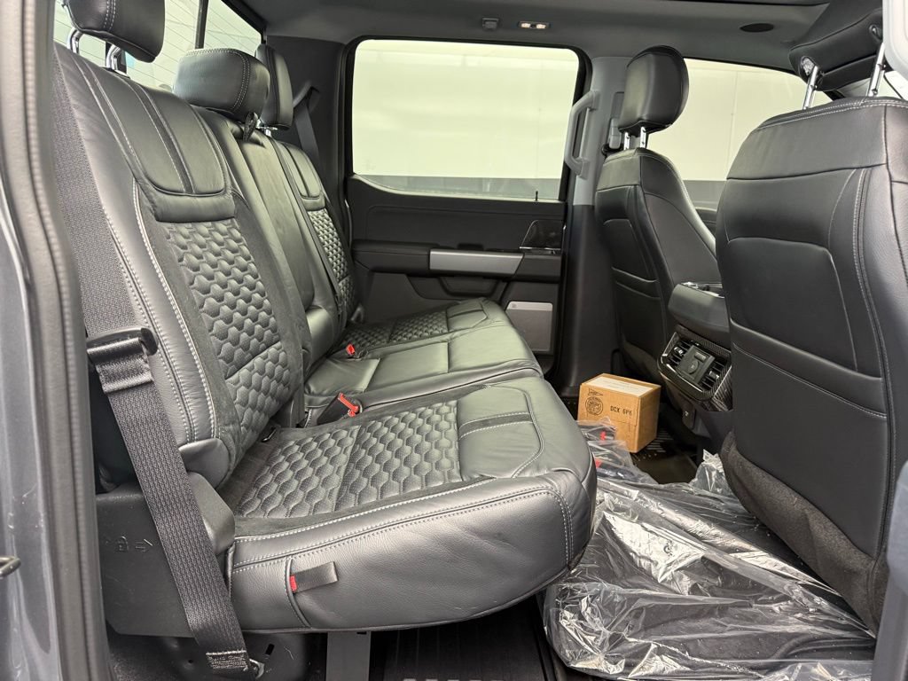 New 2026 Ford F250 Lariat w/ Black Appearance Package AWD/4WD image 58