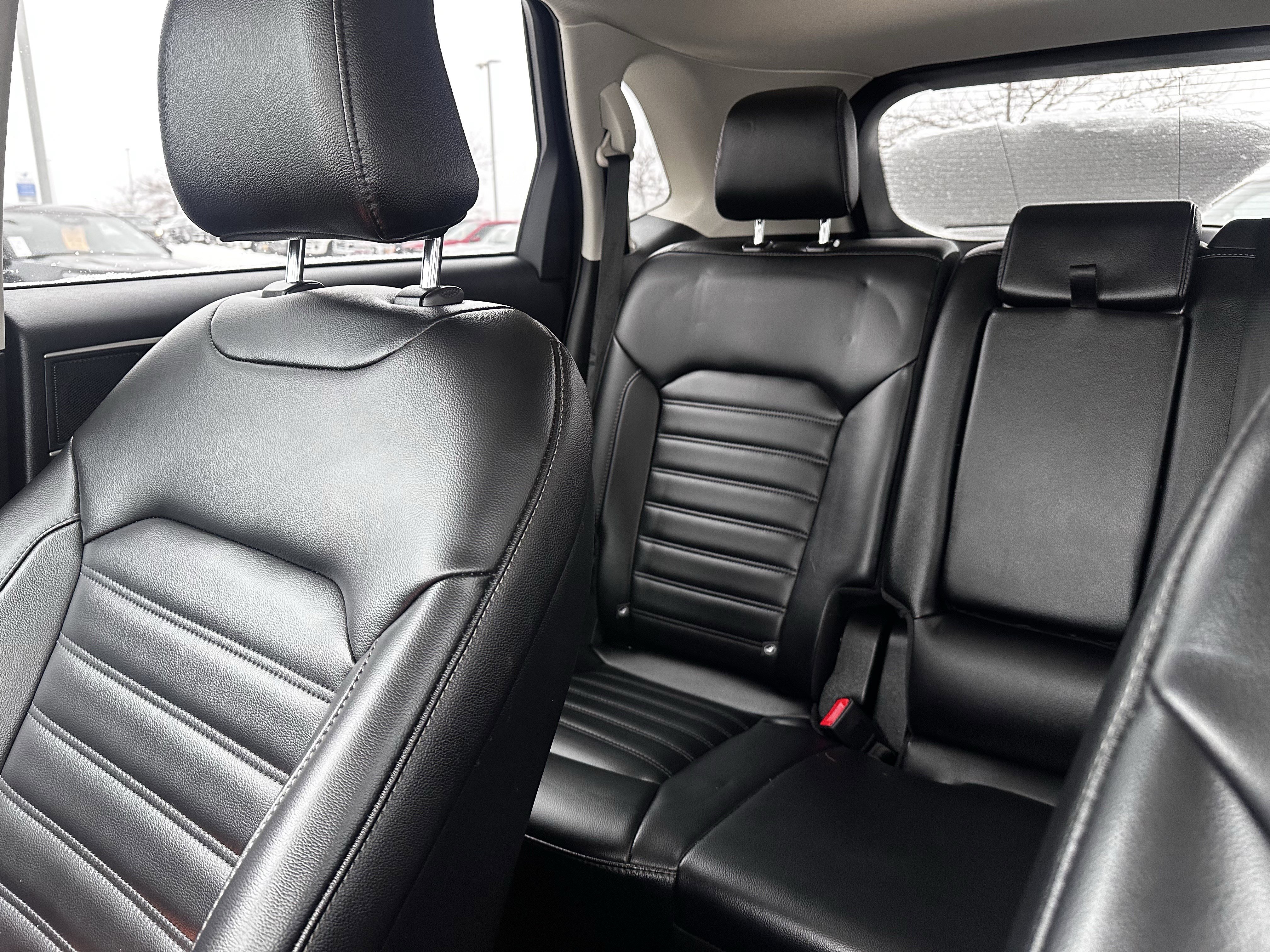 Certified 2024 Ford Edge SEL w/ Convenience Package image 12