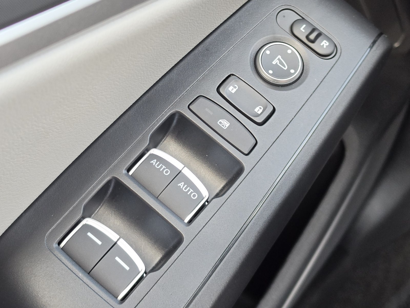 Used 2025 Acura Integra FWD image 13