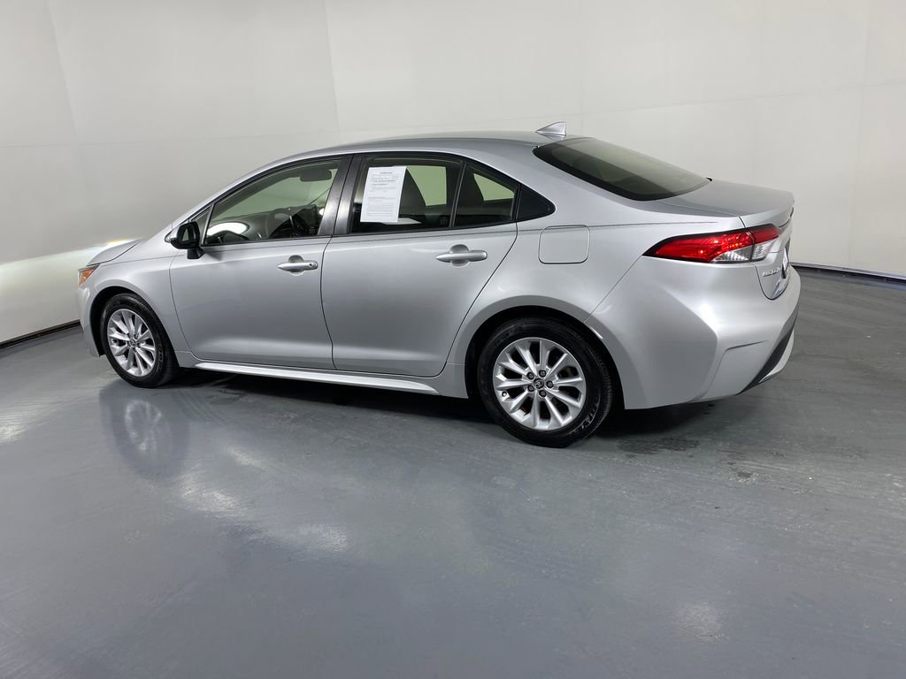 Certified 2021 Toyota Corolla LE w/ LE Convenience Package image 4
