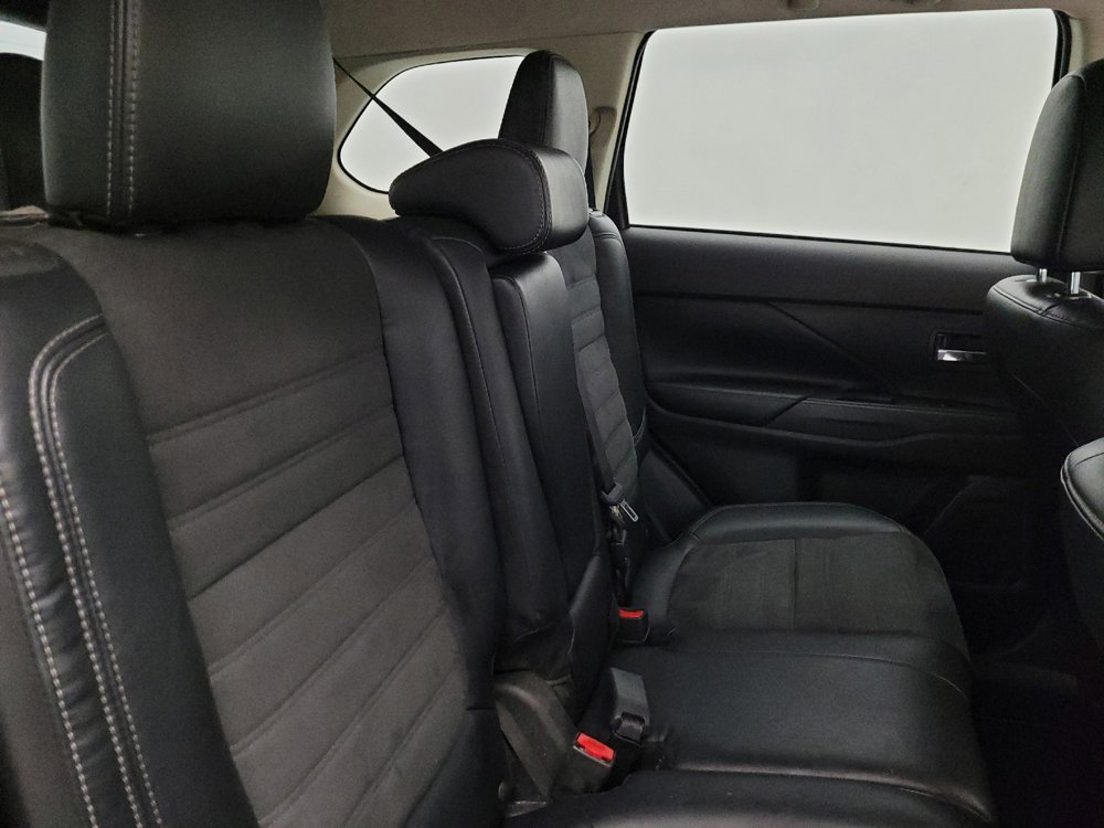 Used 2019 Mitsubishi Outlander LE FWD image 19