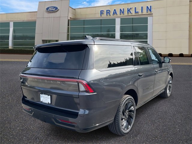 New 2025 Lincoln Navigator L Reserve w/ Jet Appearance Package image 3
