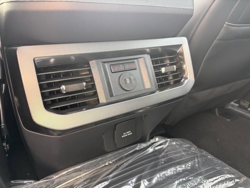 New 2025 Ford F250 Platinum w/ FX4 Off-Road Package AWD/4WD image 33