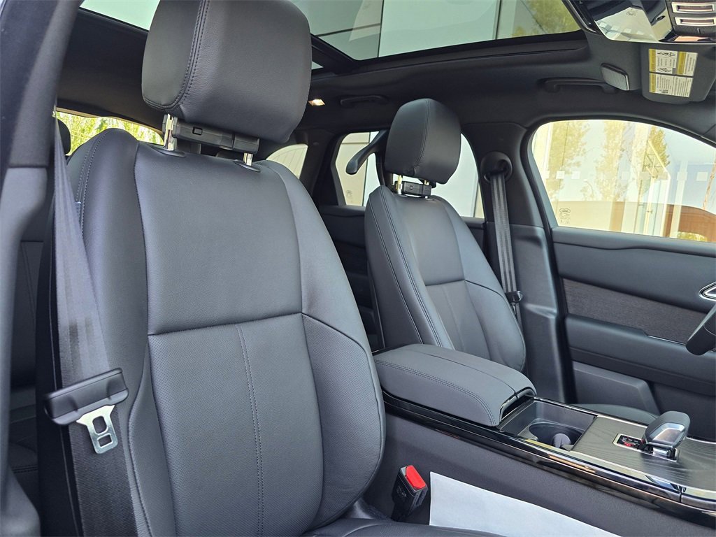 New 2026 Land Rover Range Rover Velar Dynamic SE image 31