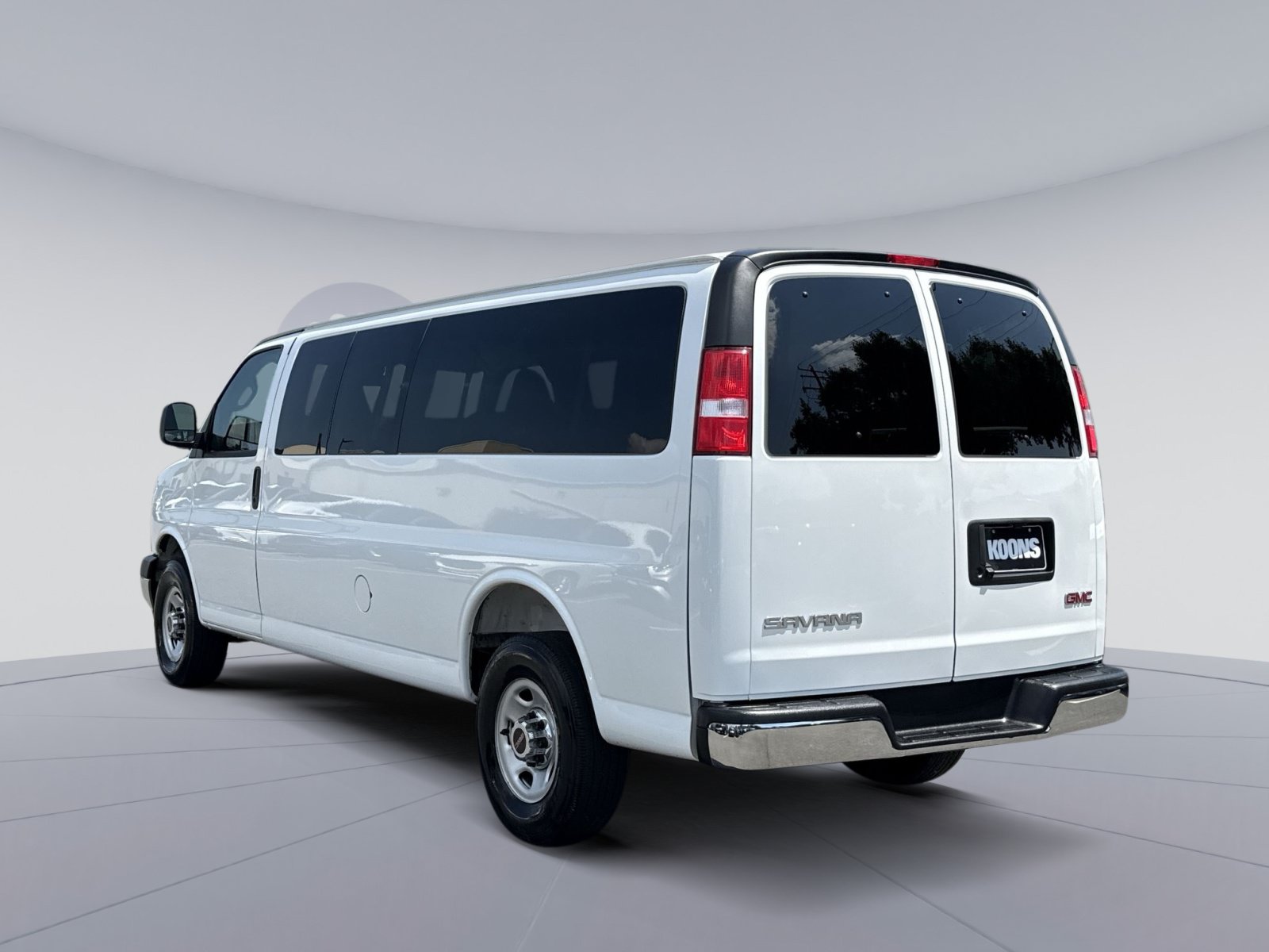 Used 2025 GMC Savana 3500 LT w/ LT Preferred Equipment Group RWD image 4