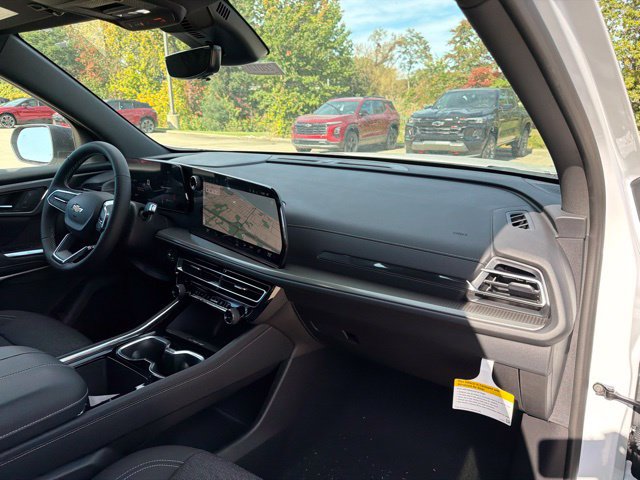 New 2027 Chevrolet Traverse LT w/ Sun and Wheel Package AWD/4WD image 36