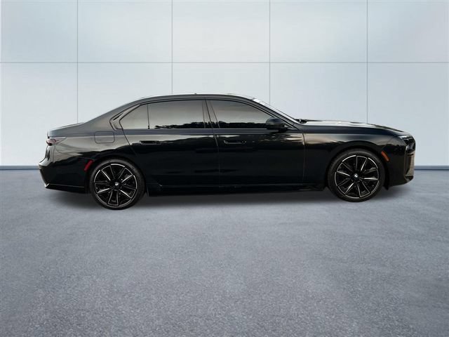 Used 2023 BMW i7 xDrive60 AWD/4WD image 2