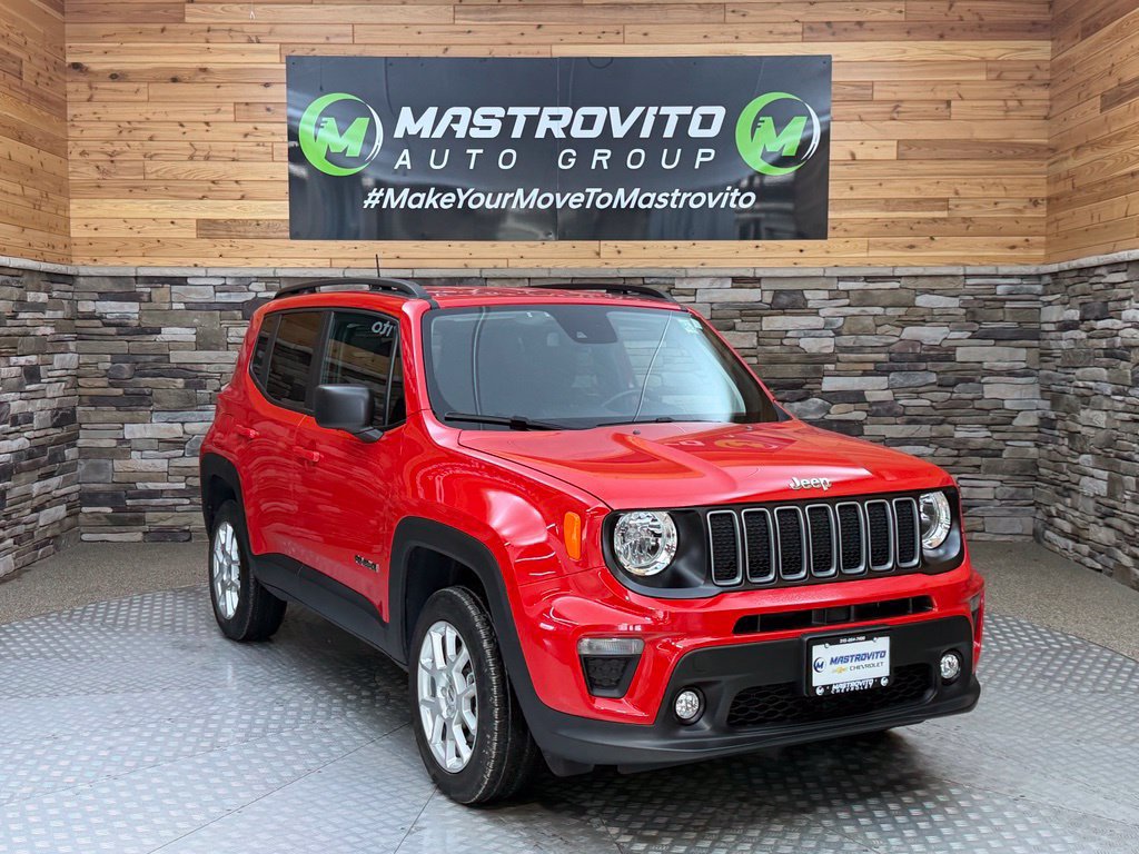Used 2023 Jeep Renegade Latitude w/ Premium Group AWD/4WD image 4