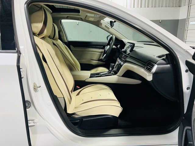 Used 2018 Honda Accord EX image 32