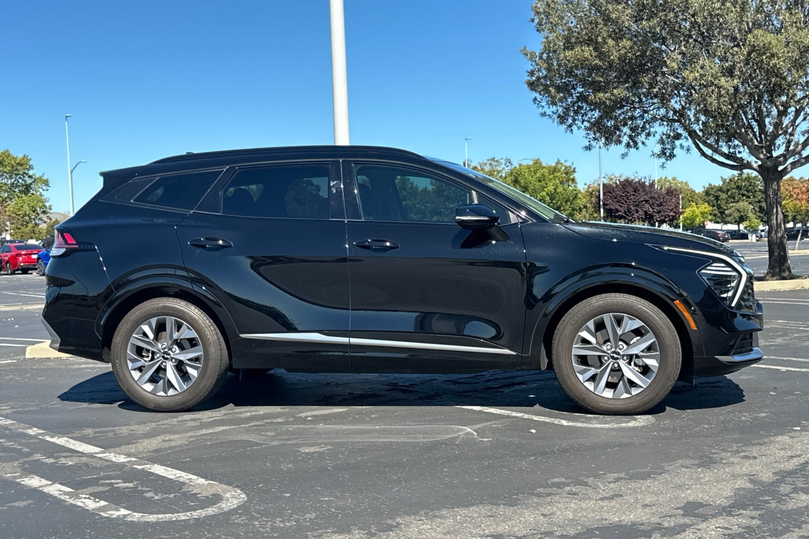 Used 2025 Kia Sportage SX FWD image 3