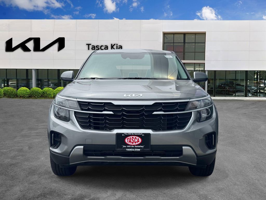 Used 2024 Kia Seltos LX AWD/4WD image 2