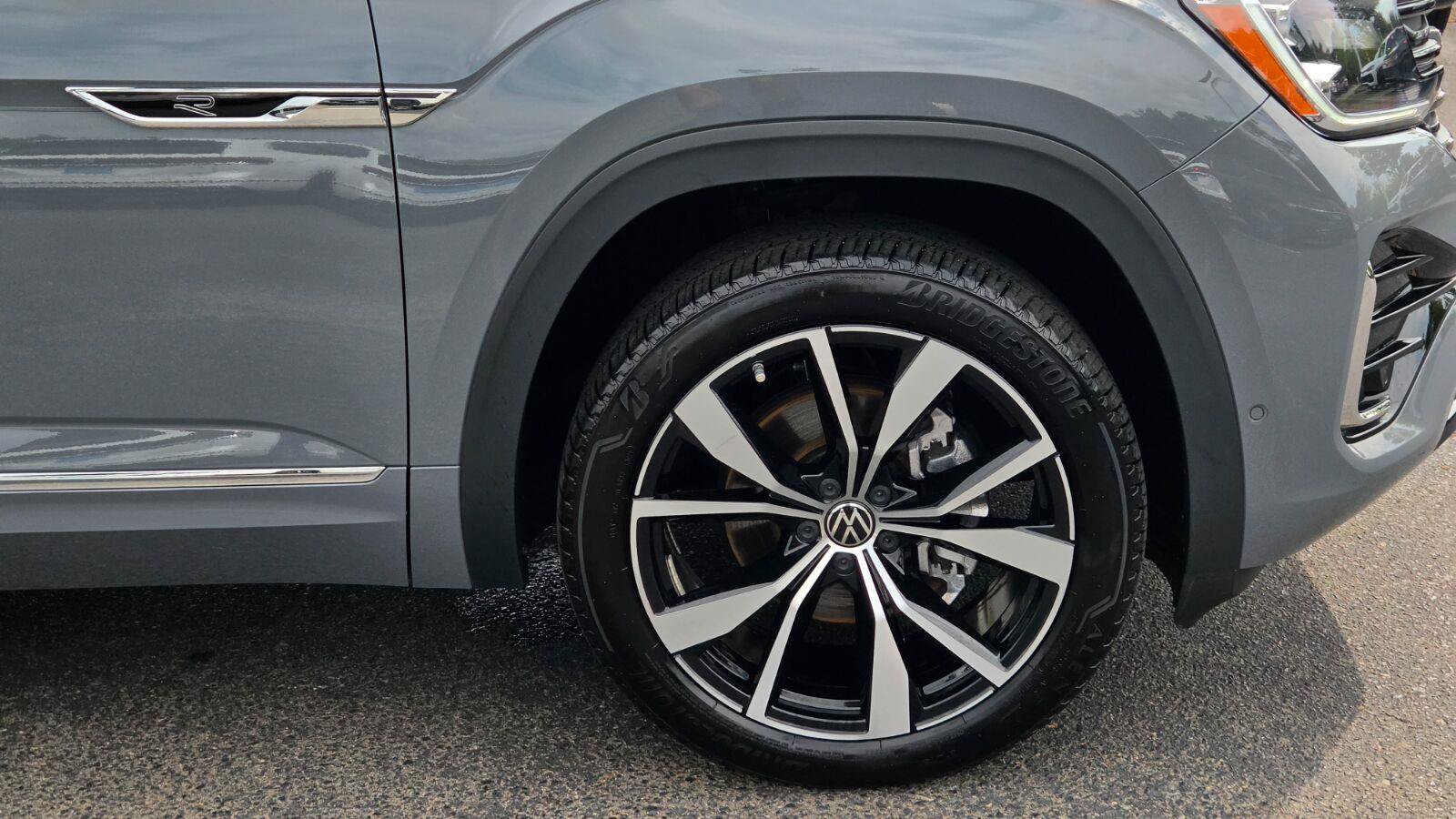 Certified 2025 Volkswagen Atlas SEL Premium R-Line AWD/4WD image 19