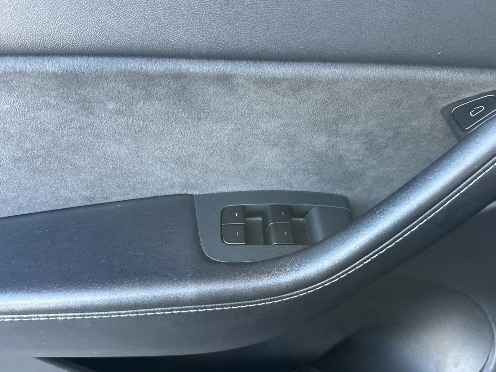 Used 2021 Tesla Model Y Performance AWD/4WD image 11