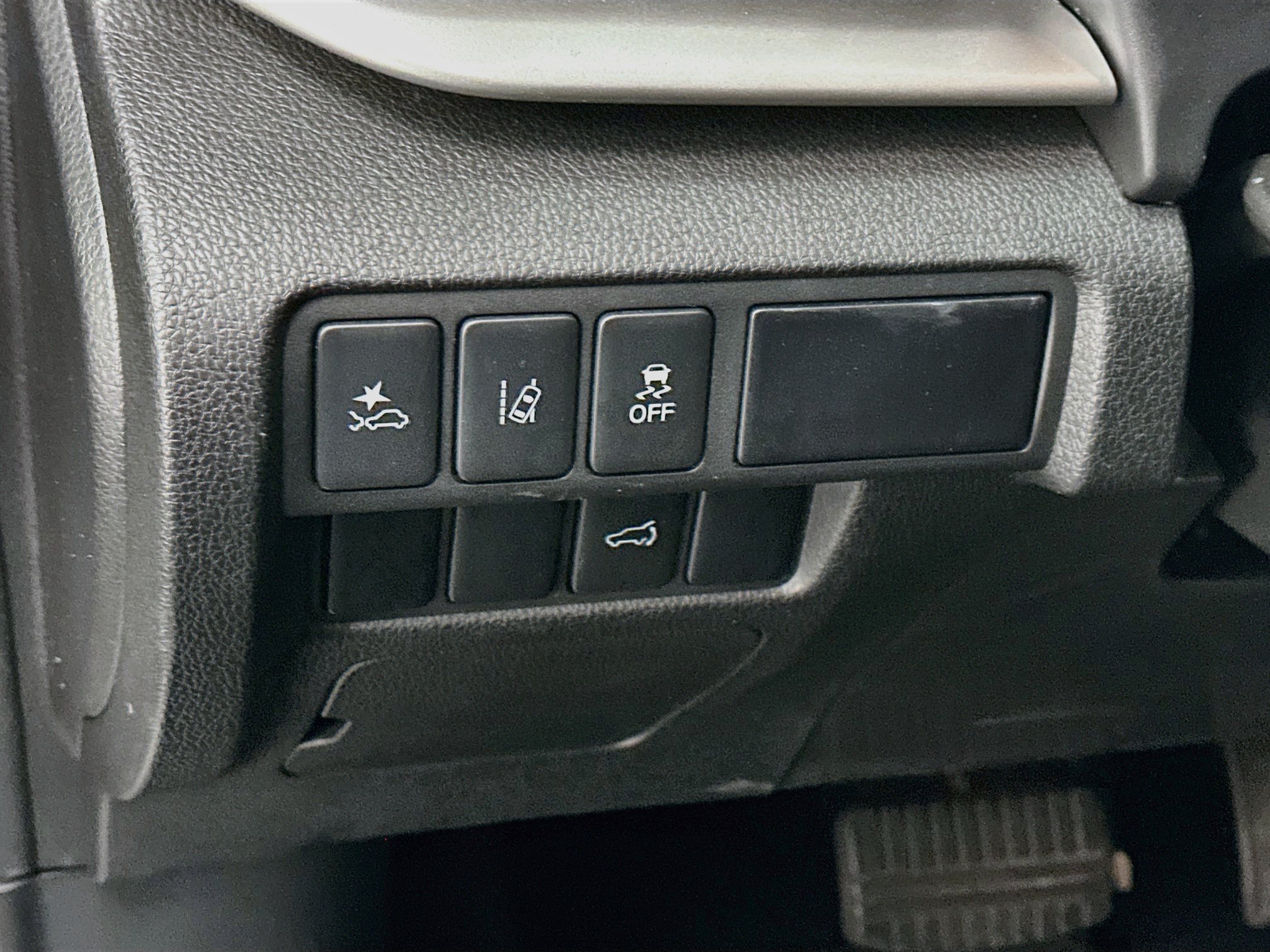 Used 2024 Mitsubishi Eclipse Cross SE AWD/4WD image 17