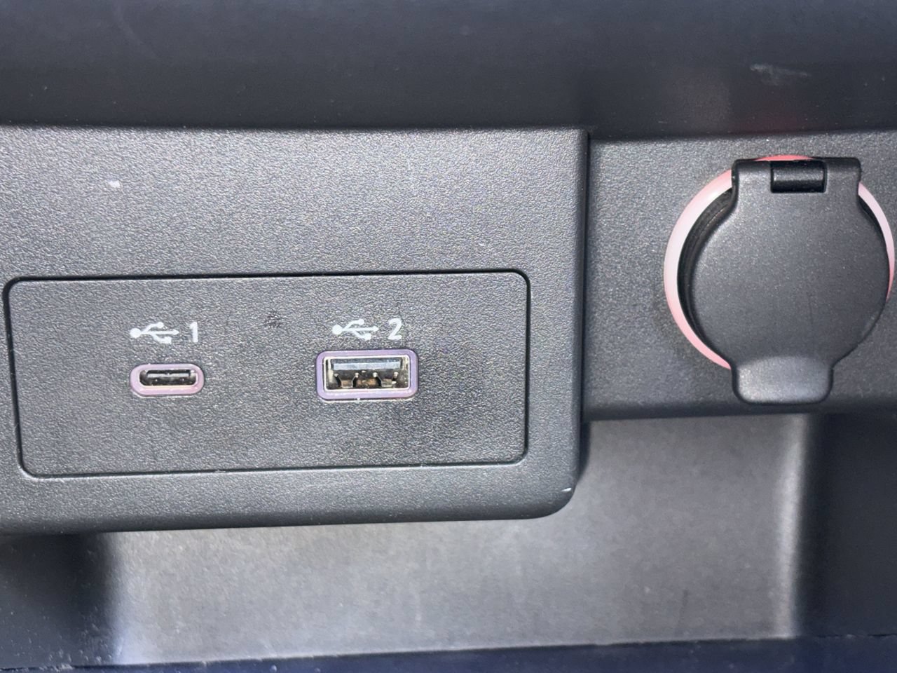 Certified 2024 Nissan Kicks SR FWD image 17