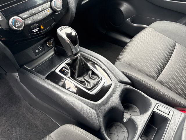 Used 2020 Nissan Rogue SV image 27