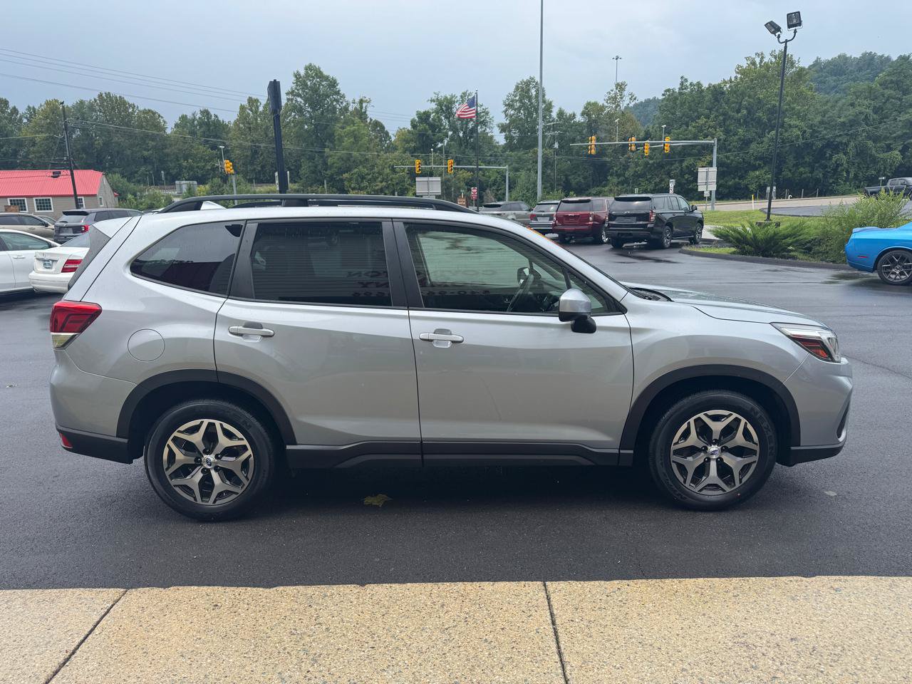 Used 2021 Subaru Forester Premium AWD/4WD image 8
