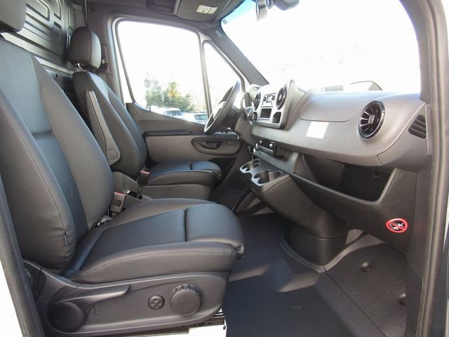 Used 2025 Mercedes-Benz Sprinter 2500 image 16
