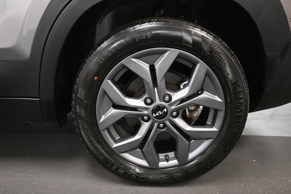 Used 2024 Kia Seltos LX AWD/4WD image 30