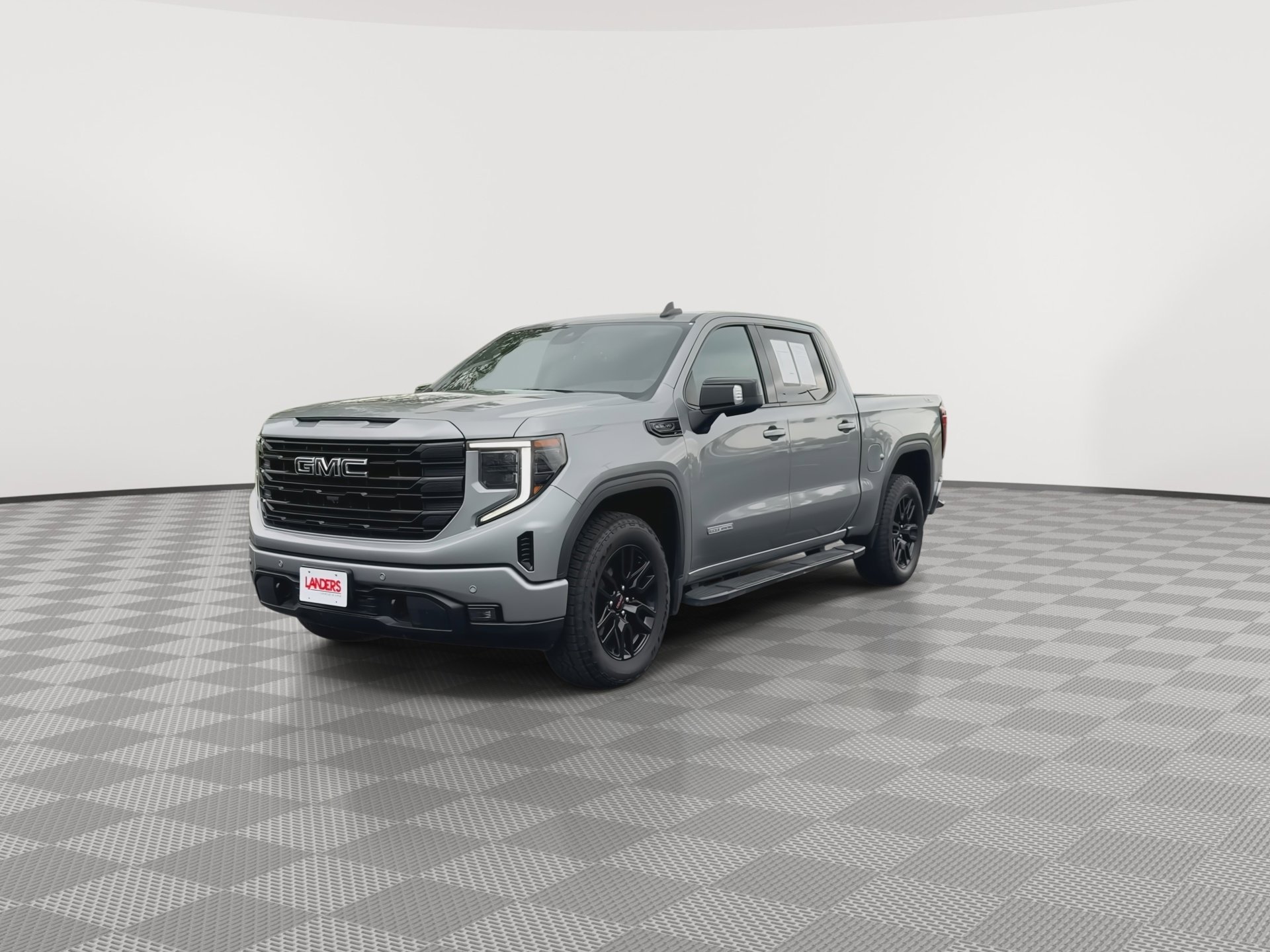 Used 2024 GMC Sierra 1500 Elevation w/ Elevation Premium Package AWD/4WD image 4