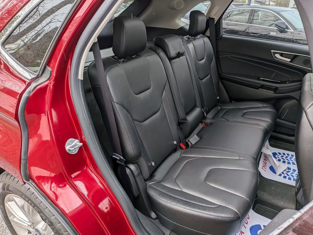 Used 2019 Ford Edge Titanium w/ Cold Weather Package AWD/4WD image 23