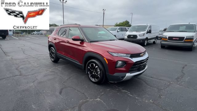 Used 2023 Chevrolet TrailBlazer LT FWD image 2