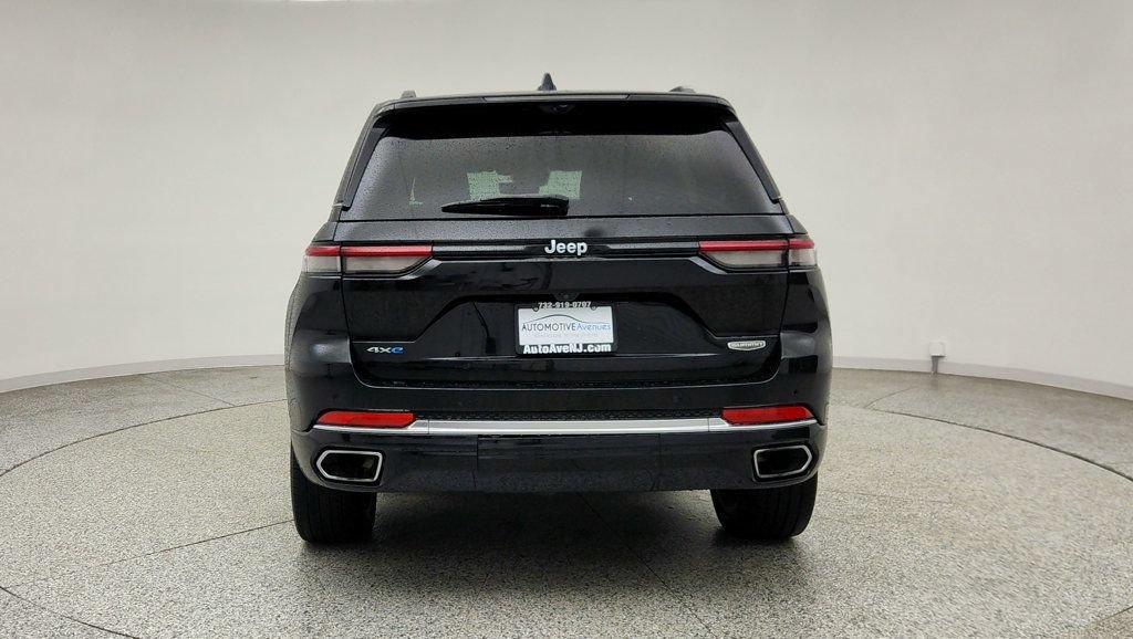 Used 2024 Jeep Grand Cherokee Summit AWD/4WD image 6