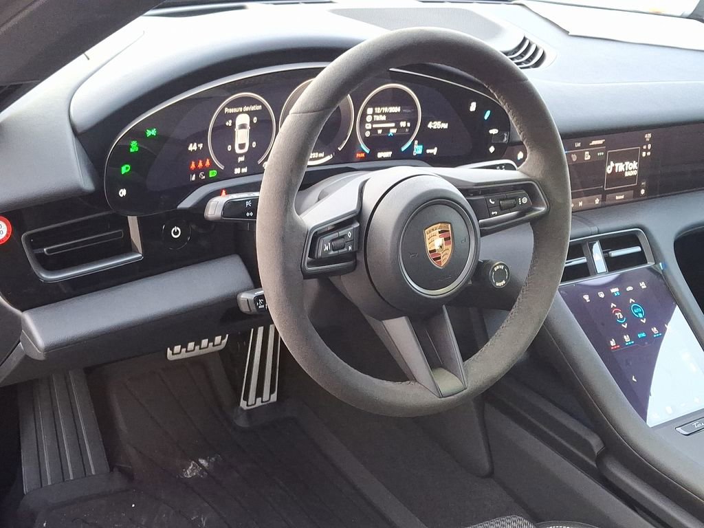 Certified 2025 Porsche Taycan image 9