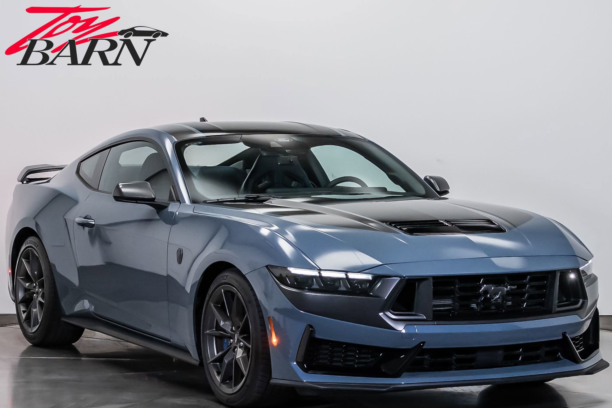 Used 2024 Ford Mustang Dark Horse image 7