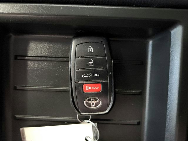 Used 2024 Toyota Tundra Limited AWD/4WD image 32