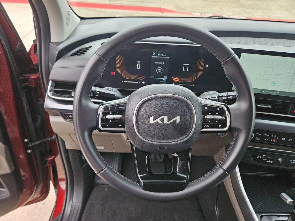 Used 2025 Kia Carnival image 18